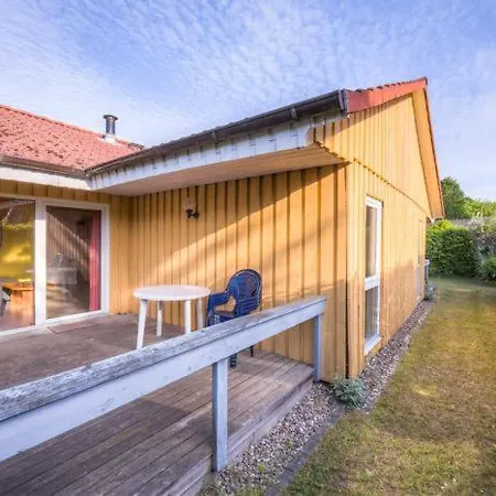 Holiday home Moewe 102 *
